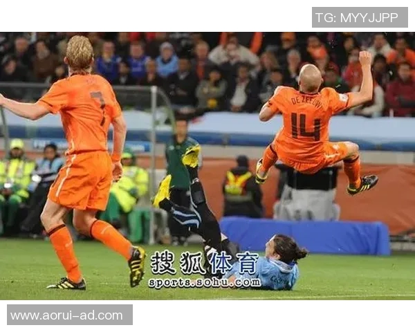 波兰与乌拉圭激战成和比分揭晓精彩瞬间回顾 波兰与乌拉圭激战成和比分揭晓精彩瞬间回顾