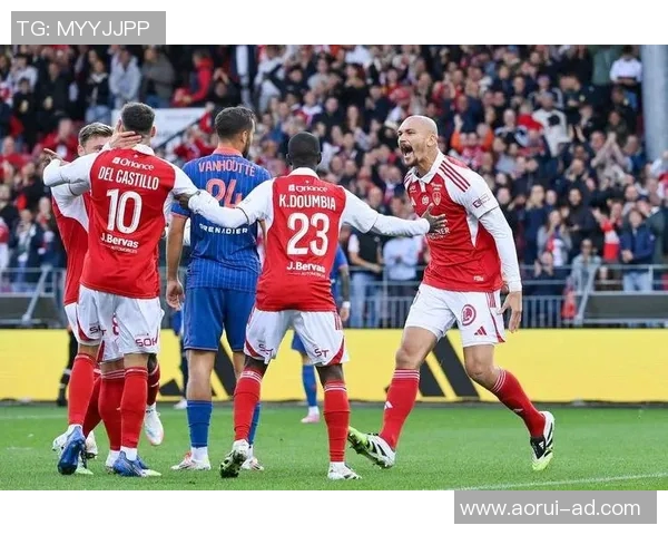 布伦特福德迎战利兹联全力争胜展现英超激情对决 布伦特福德迎战利兹联全力争胜展现英超激情对决