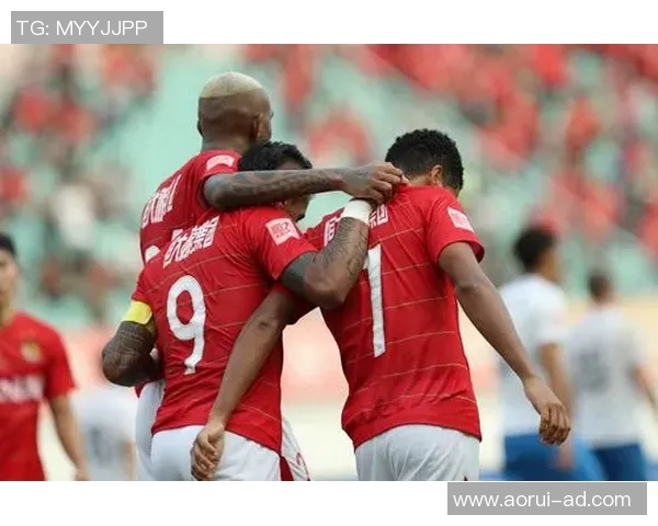 广州恒大与天津泰达激战正酣谁能在中超赛场笑到最后 广州恒大与天津泰达激战正酣谁能在中超赛场笑到最后